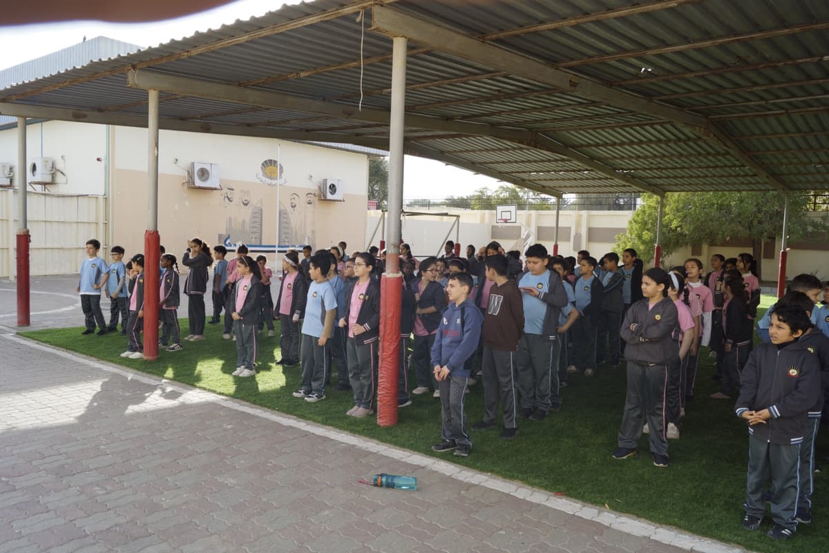 ممرات الحرم المدرسي والمساحات المشتركة